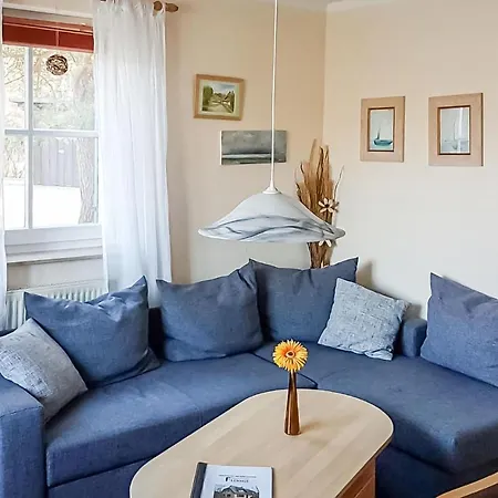 Nice In Wustrow With 1 Bedrooms Dierhagen